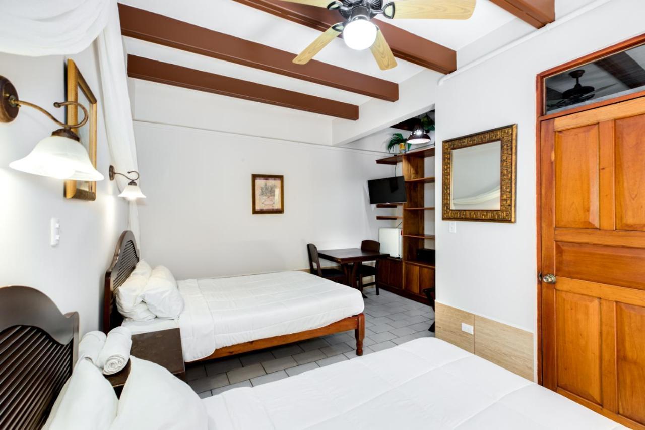 Hotel Poseidon Jacó Exterior foto